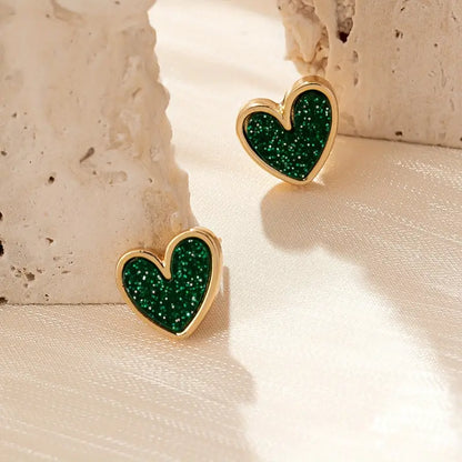 Mini pendientes delicados con forma de corazón