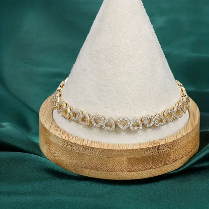 Elegante pulsera de corazón con circonitas cúbicas brillantes