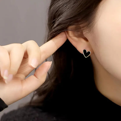 Mini pendientes delicados con forma de corazón