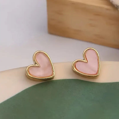 Mini pendientes delicados con forma de corazón