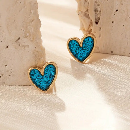 Mini pendientes delicados con forma de corazón