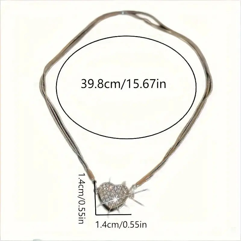 Collar magnético multicapa de circonitas en forma de corazón de lujo